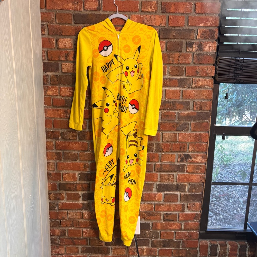 Pokémon boys one piece hooded Pikachu unionsuit lounge pajamas yellow 14-16
